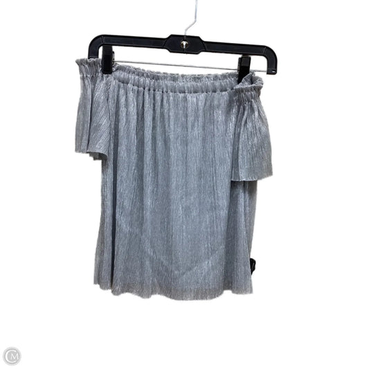 Top Short Sleeve By Express In Silver, Size: Xs